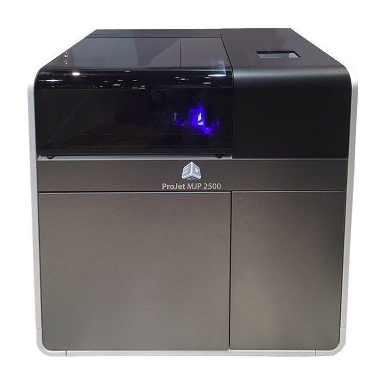 Фото 3D принтера 3D Systems Projet MJP 2500 2