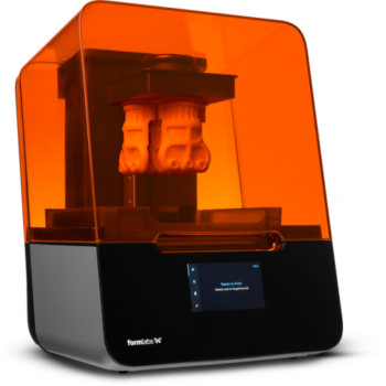 Фото 3D принтера Formlabs Form 3
